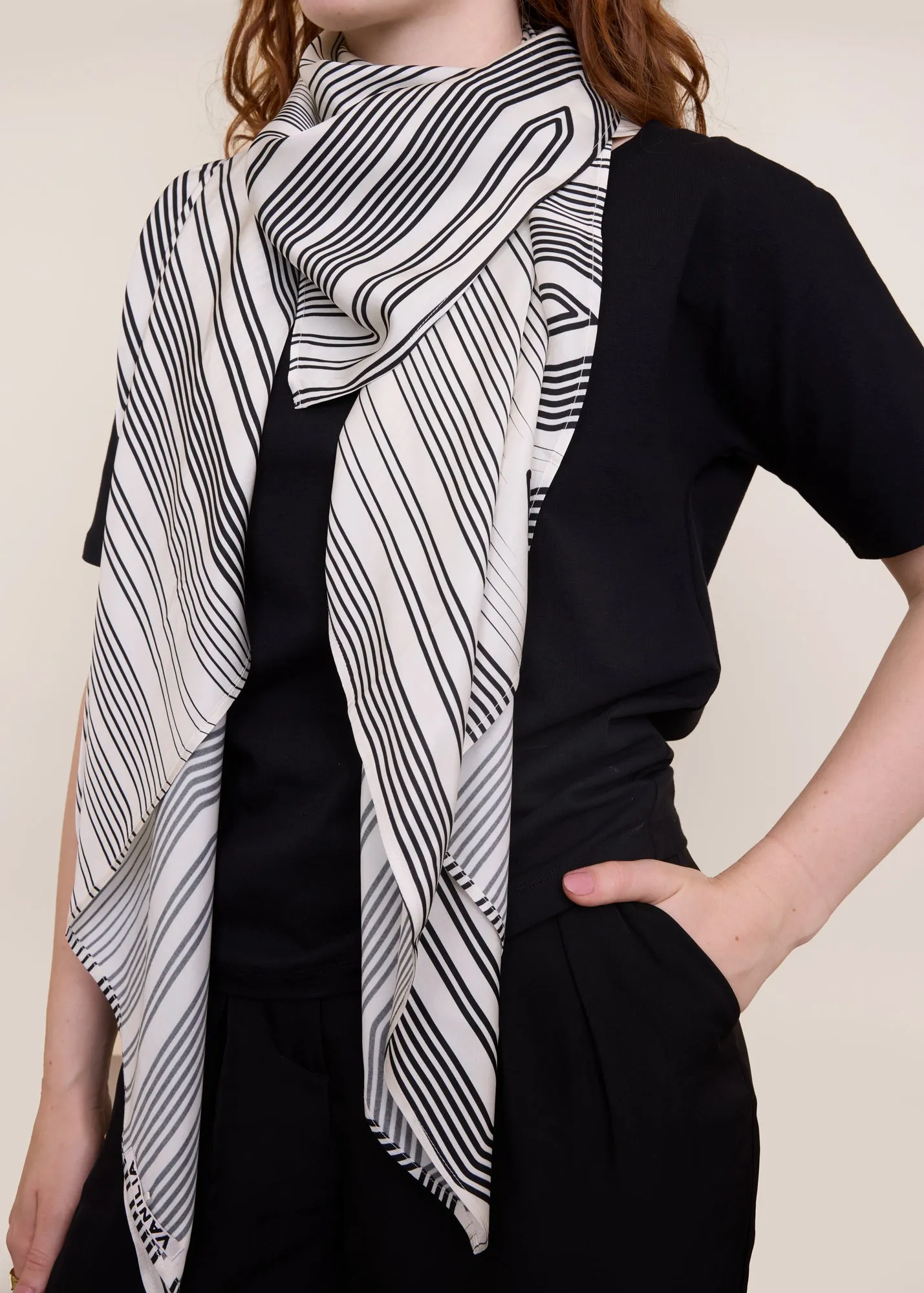 Graphic print scarf